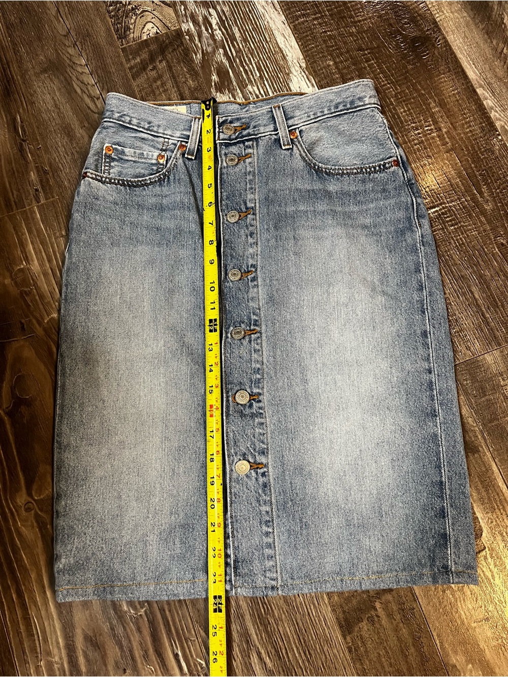 Levi's Women's Light Wash Denim midi Skirt - Light Blue - Picture 4 of 4
